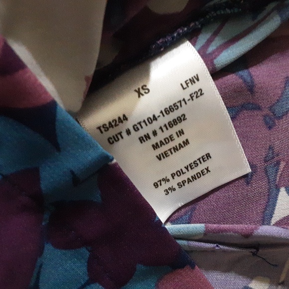 Butter Soft Scrub Medical Professional Floral and Abstract Patterned Bundle 4 - Picture 9 of 13